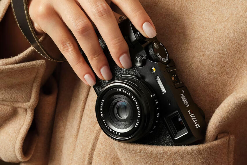 Fujifilm X100VI får plass i jakkelomma